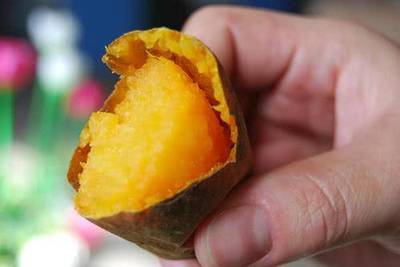 紅薯、柿子和雞蛋同食會中毒？營養師揭曉真相，薯類銷售不受影響